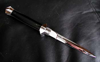Custom handcrafted switchblades and stilettos