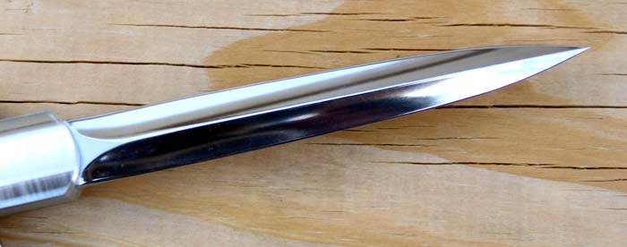 Custom handcrafted switchblades and stilettos