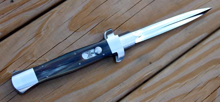Custom handcrafted switchblades and stilettos